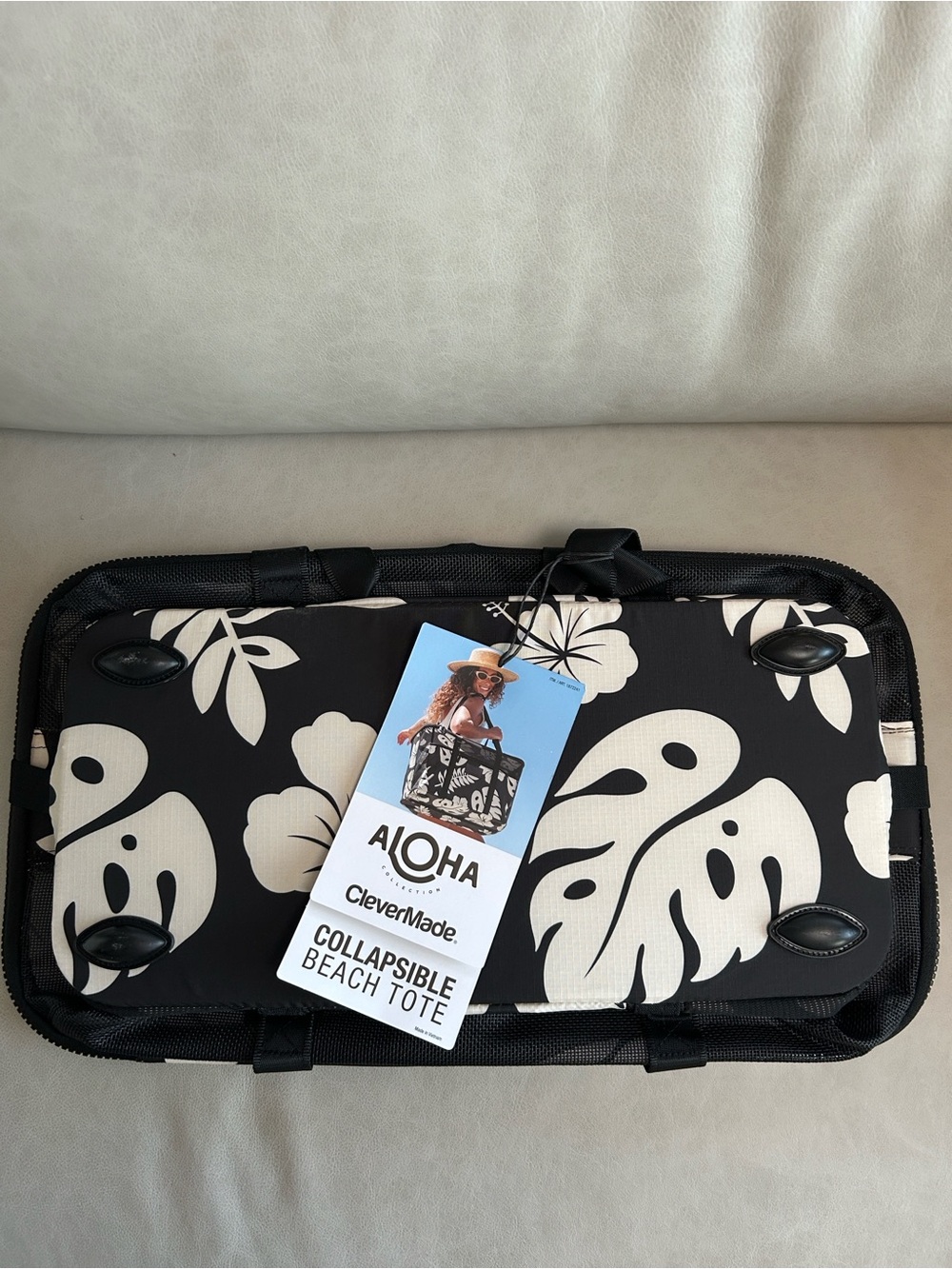 ALOHA Collection CleverMade
Collapsible Beach Tote - Picture 6 of 6